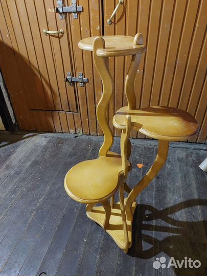 Подставка для цветов деревянная