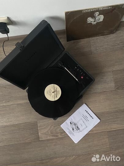 Виниловый проигрыватель crosley