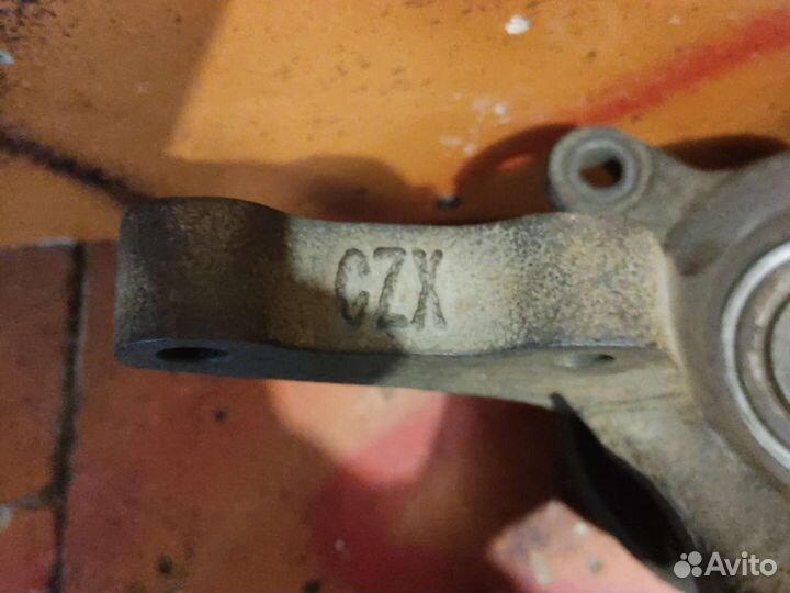 Кулак поворотный со ступицой mitsubishi RVR 91-97