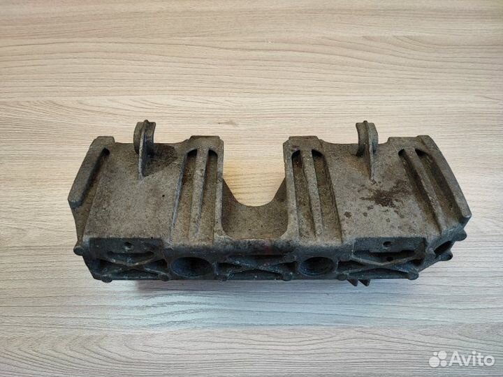 Кронштейн впускного коллектора Renault Duster