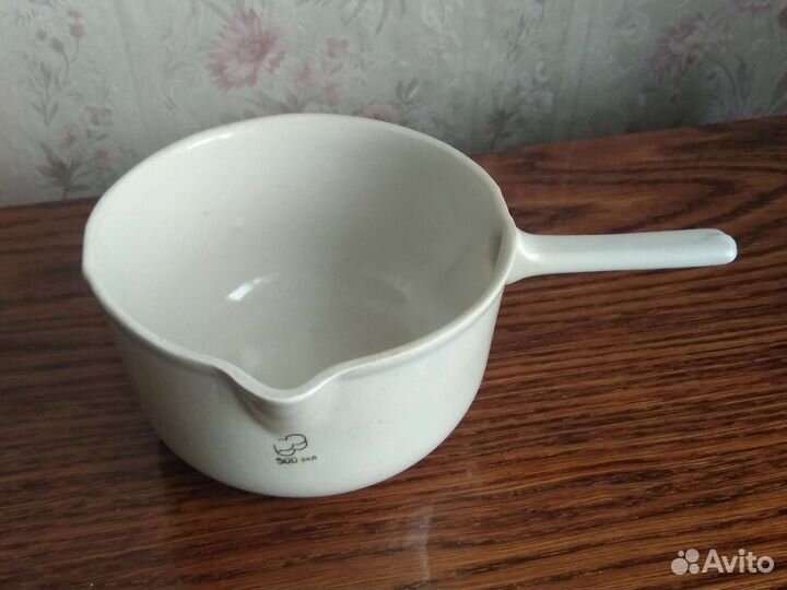 Посуда дуршлаг сковорода бидон набор стол приборов