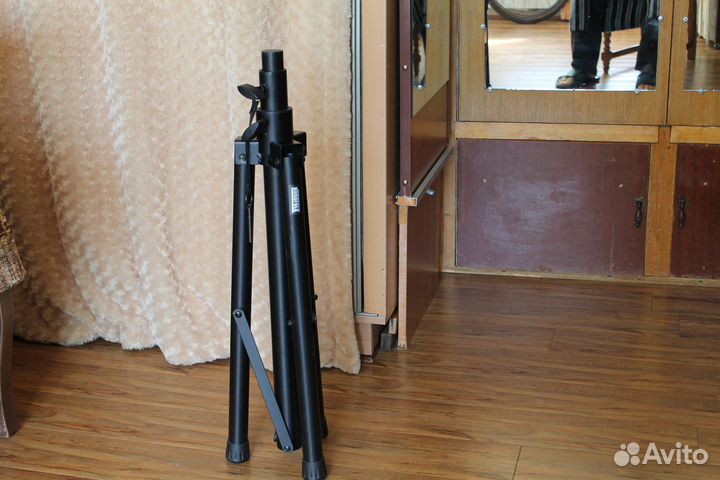 Активная звуковая колонка Behringer MPA100 BT