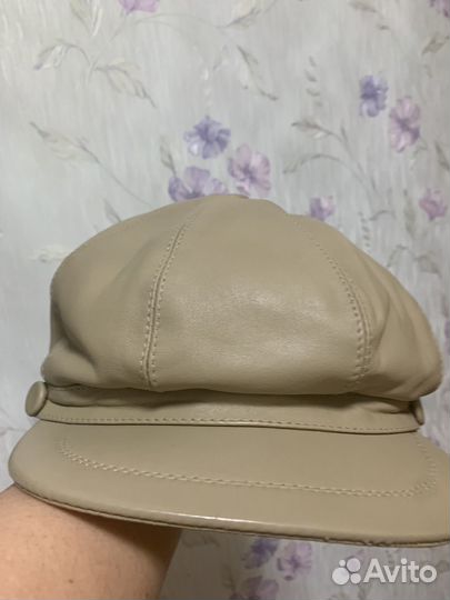 Кепка кожаная женская