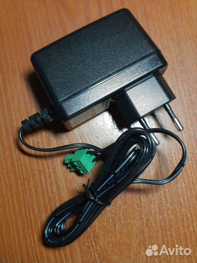 Блок питания внешний 12V 1.5A Gentec CH1812-E