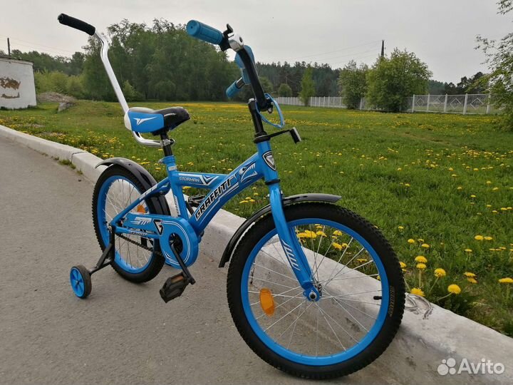 Велосипед детский с дополнительными колесами