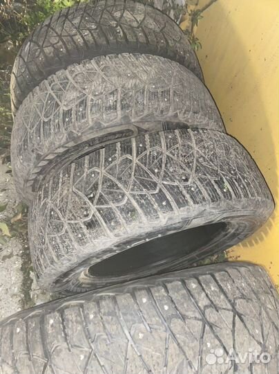 Dunlop Ice Touch 215/65 R16