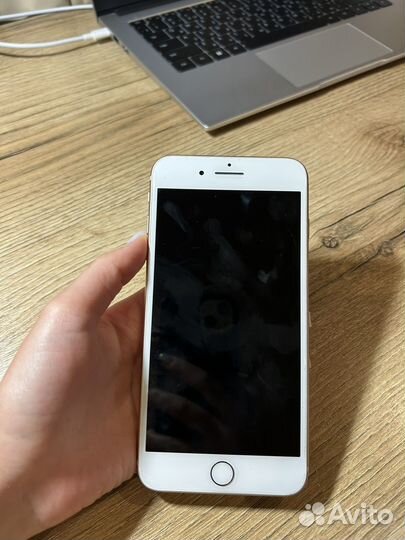 iPhone 8 Plus, 64 ГБ