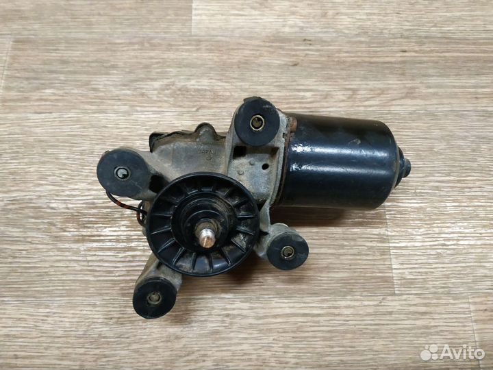 Мотор передних стеклоочистителей Mazda Capella GF