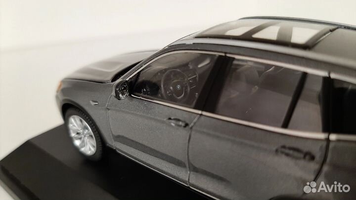 Bmw x3 / 1:43 / Schuco