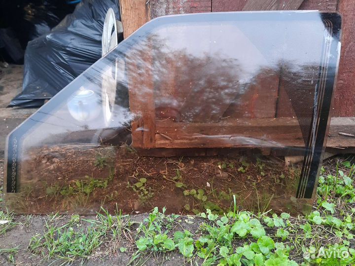 Стекла передние 2109