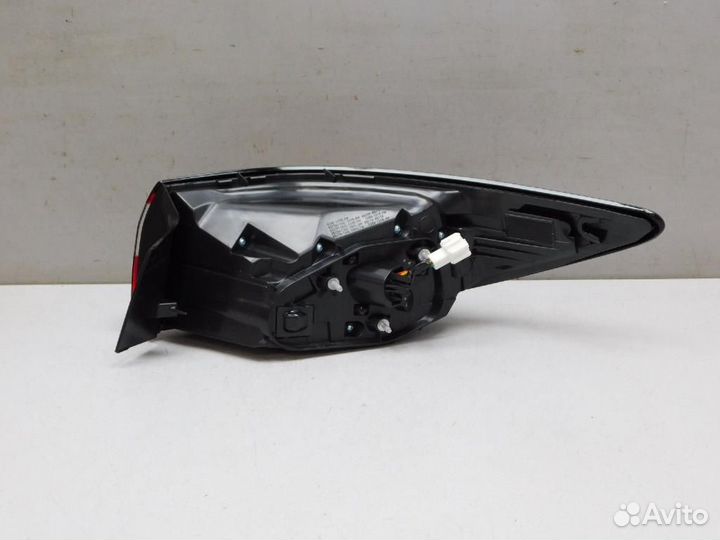 Фонарь задний наружный левый Mazda Mazda6