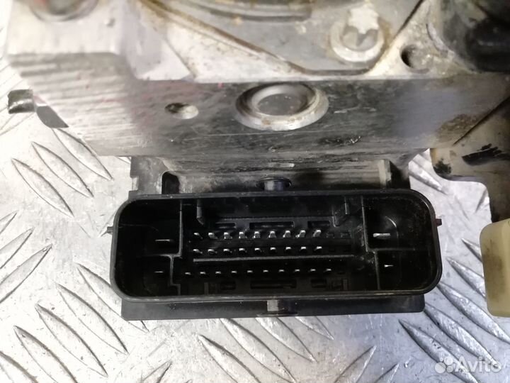 Блок ABS Renault Duster 2.0 4WD 2013г