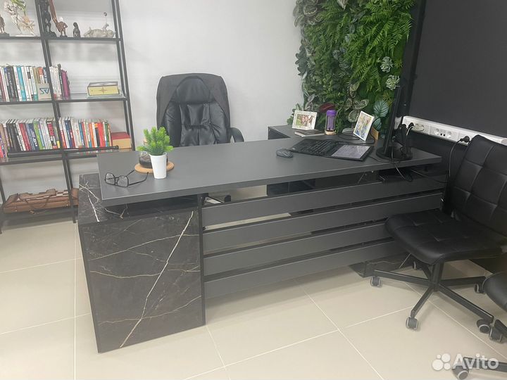 Стол руководителя, офисная мебель