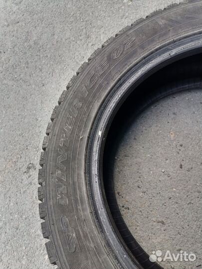 Dunlop SP Winter Ice 02 215/55 R17