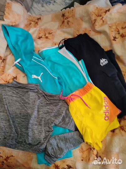 Спортивные женские вещи