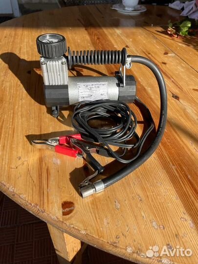 Компрессор для подкачки колес авто