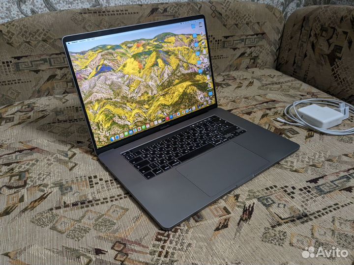 Macbook pro 16 2019 i9 1 tb 16 gb