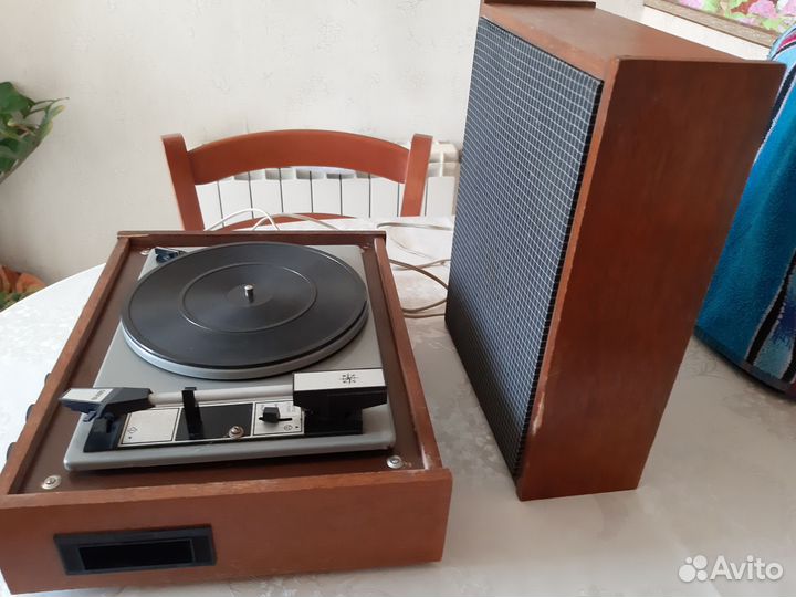 Проигрыватель винила Вега