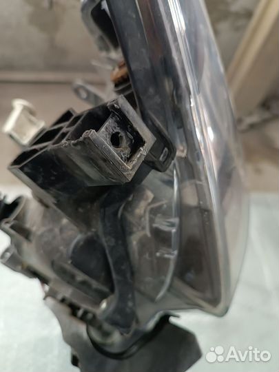 Фара toyota corolla е 180