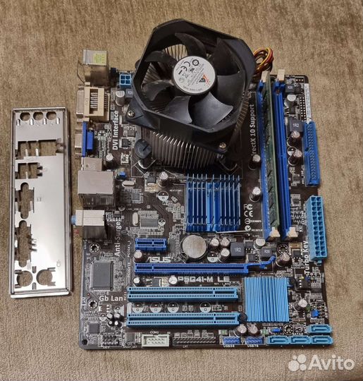 Материнская плата с процессором