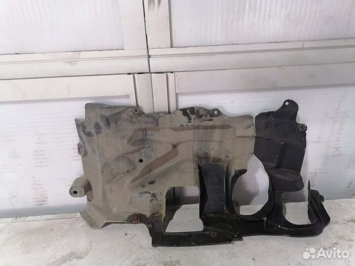 Кожух рулевой колонки левый Bmw 5-Series F10 До