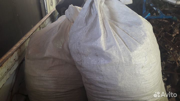 Куриный помет в мешках