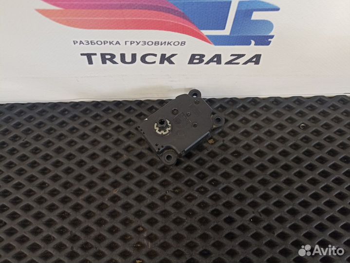 20443812 Моторчик заслонки отопителя