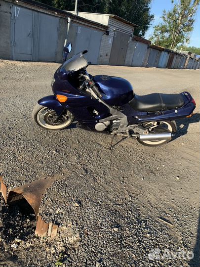 Kawasaki zzr400