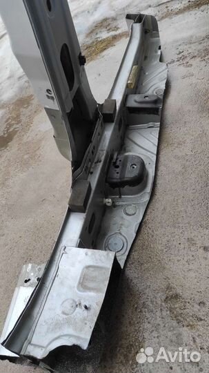 Стойка левая центральная Sandero 2 stepway