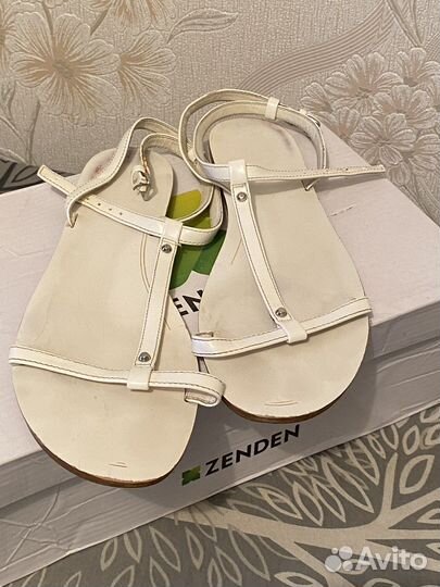 Сандалии женские