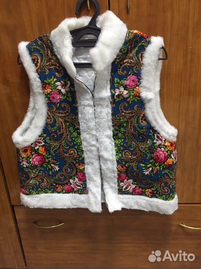 Безрукавка на меху в русском стиле