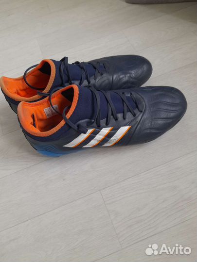 Футбольные бутсы