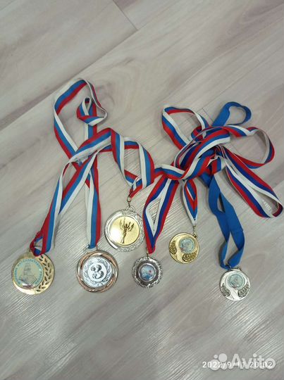 Медали с лентой, цена за все