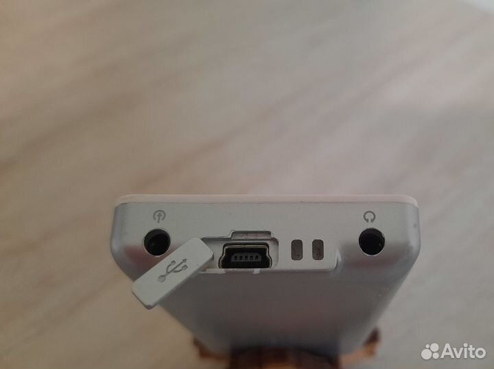Mp3 плеер Iriver E150 8gb белый