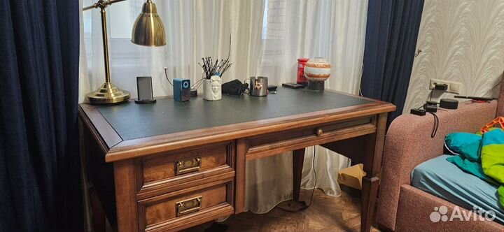 Письменный стол