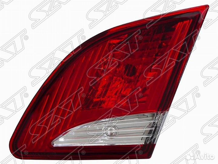 Задний левый внутренний фонарь на Peugeot 408