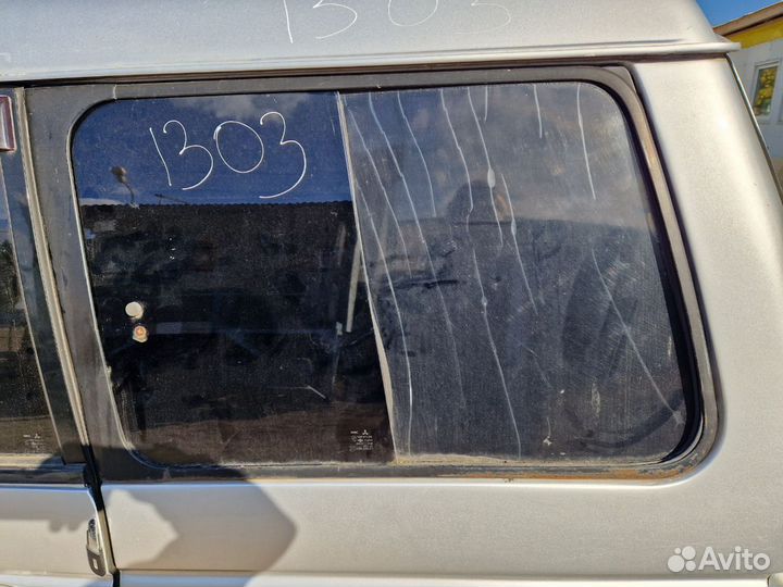 Форточка раздвижная задняя Mitsubishi Pajero 2