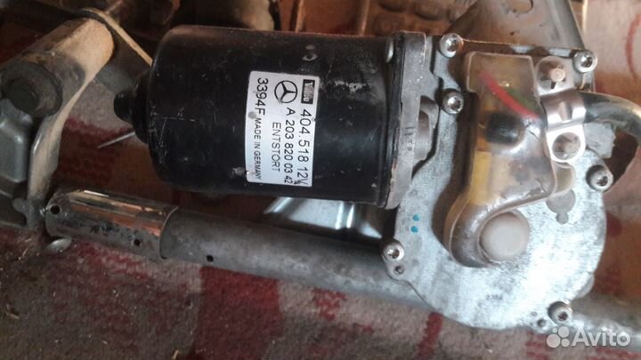 Механизм стеклоочистителя на mercedes-benz C-Clas