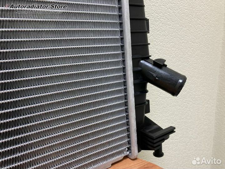 Радиатор охлаждения Форд Фокус 04- 16