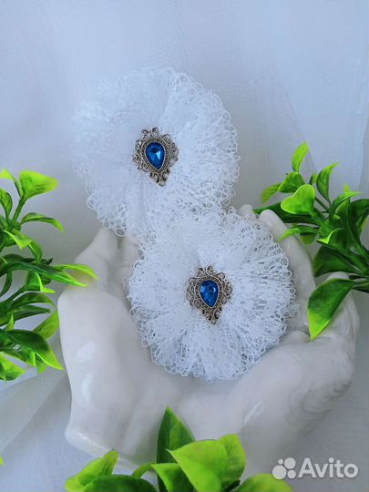 Белые банты