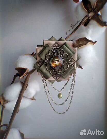 Брошь ручной работы