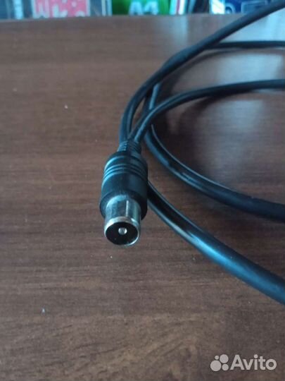 Шнур для подключения видеомагнитофона