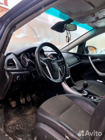 Opel Astra J 2010г 1.4 turbo МКПП