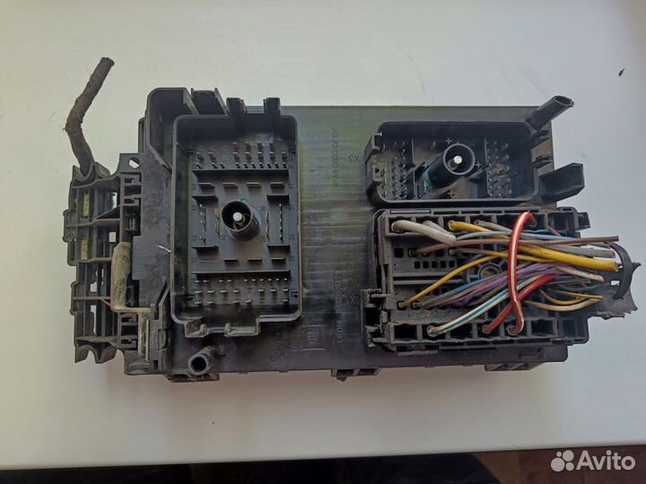 Блок предохранителей Opel Astra turbo