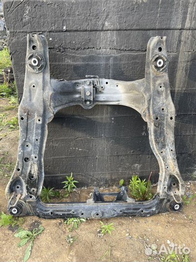 Подрамник передний Honda Accord 8