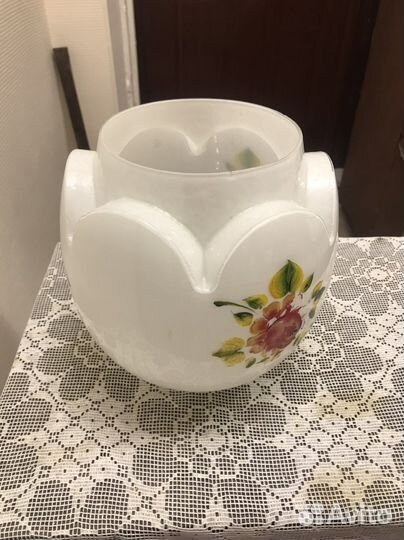 Люстра и плафон