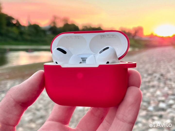 Беспроводные наушники Apple AirPods Pro + Чехол