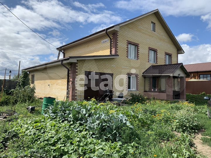 Коттедж 210 м² на участке 8 сот.