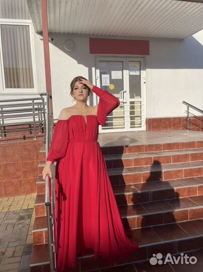 Вечернее платье