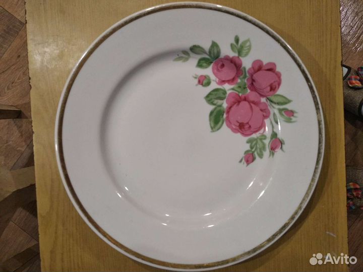 Тарелки разные